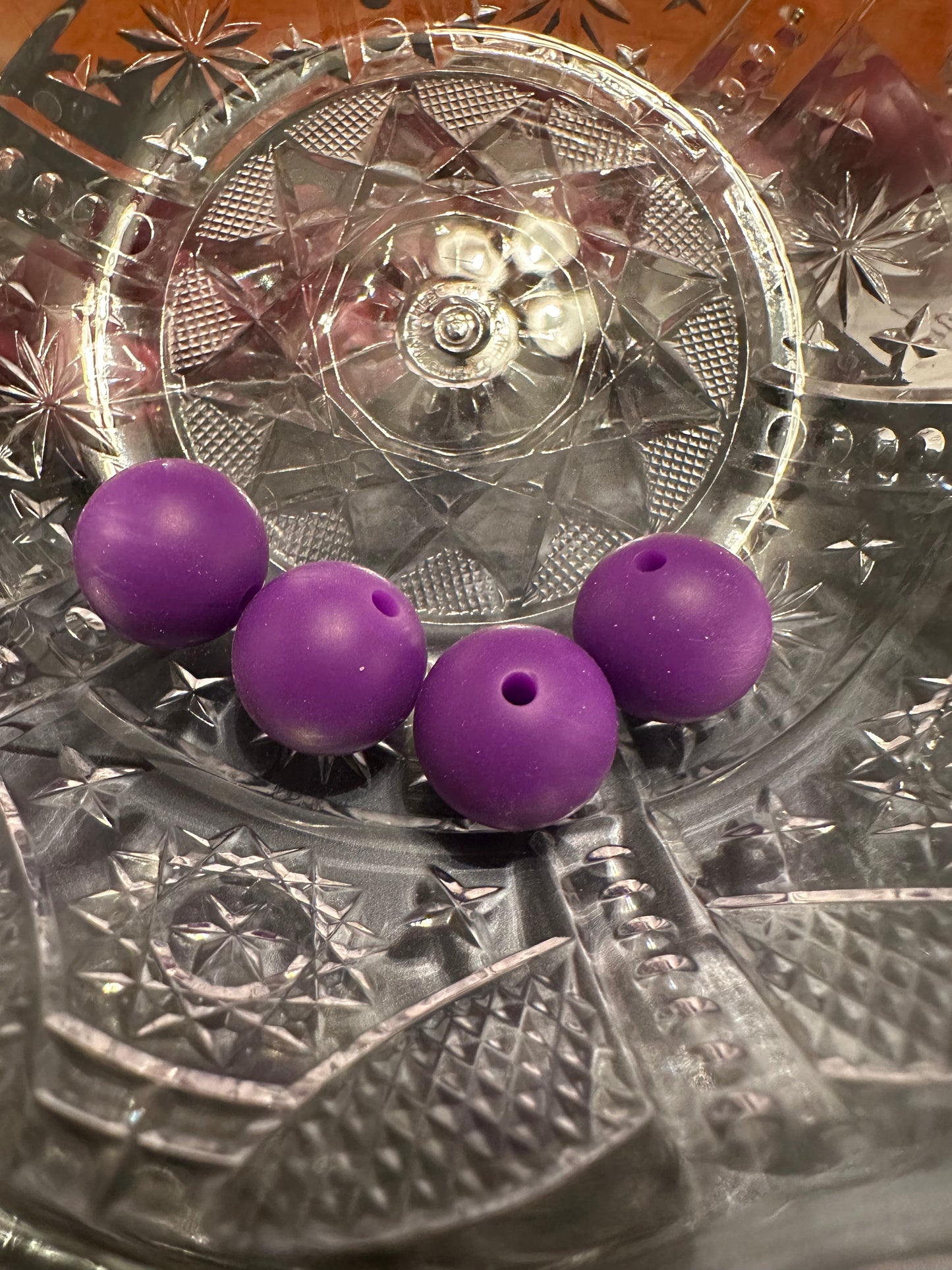 Medium purple 15mm silicone beads 20 pack