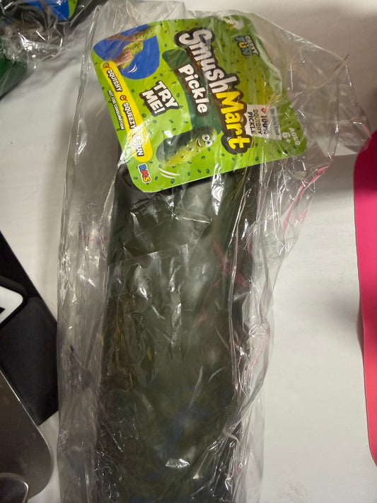 Smushmart squishy pickle