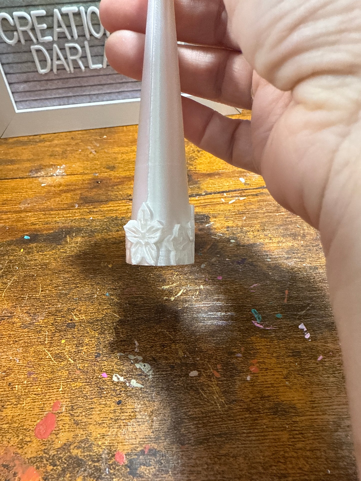 Hibiscus pearl white cone 5.25”
