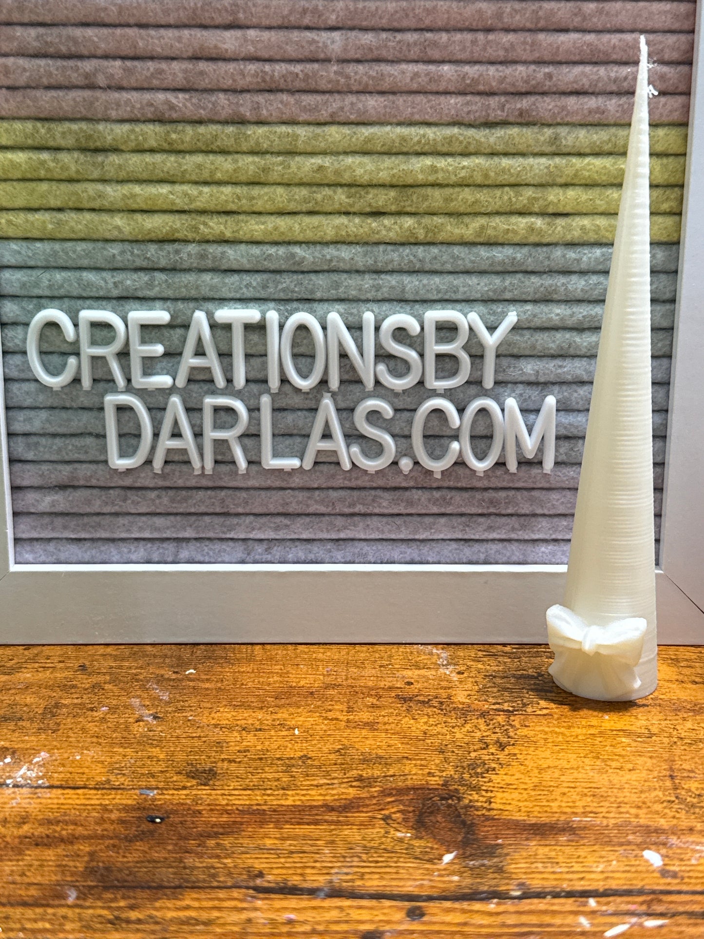 Cream soda bow cone 5.5”