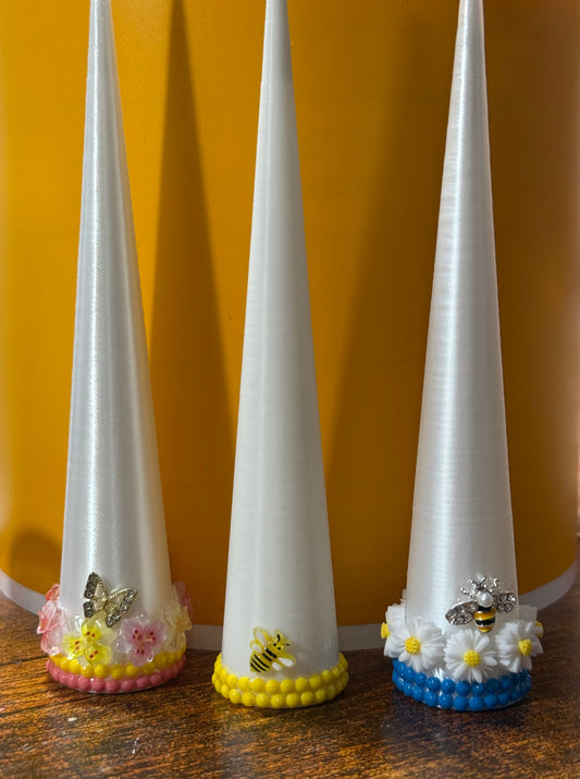 Rhinestone studded cone (1 piece)